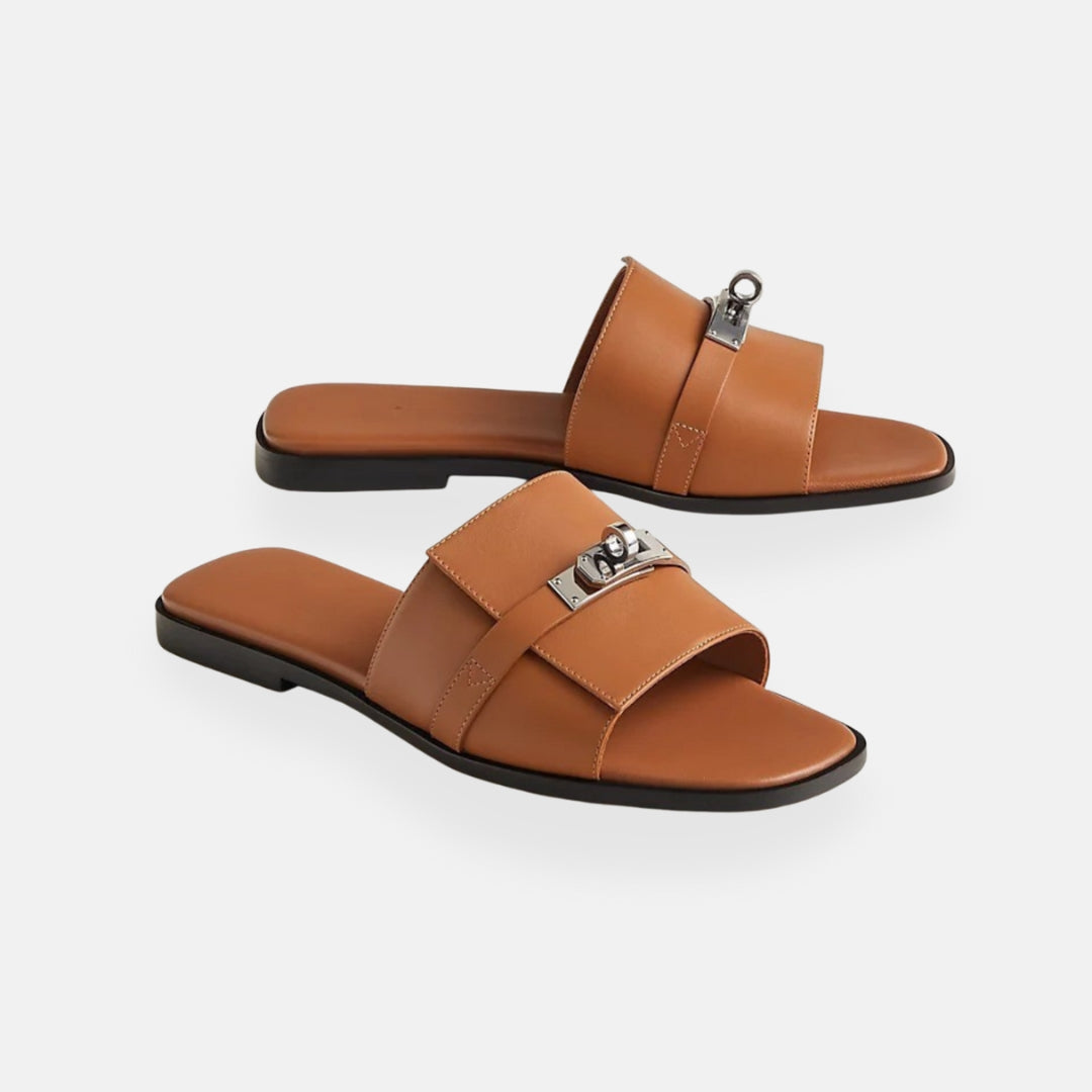 Aria | Elegantne črne mule z bisernim detajlom