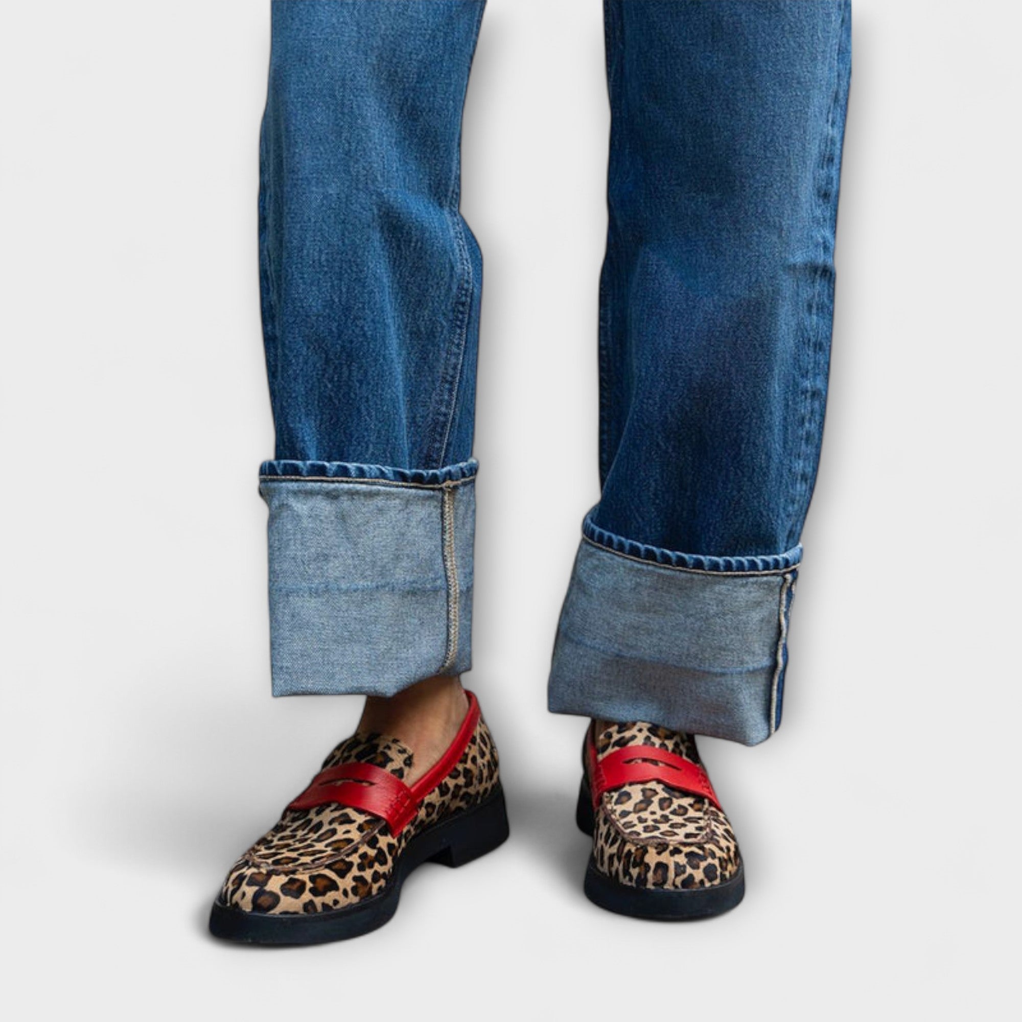 Savrani™ | Leopardji vzorec in okrogla konica